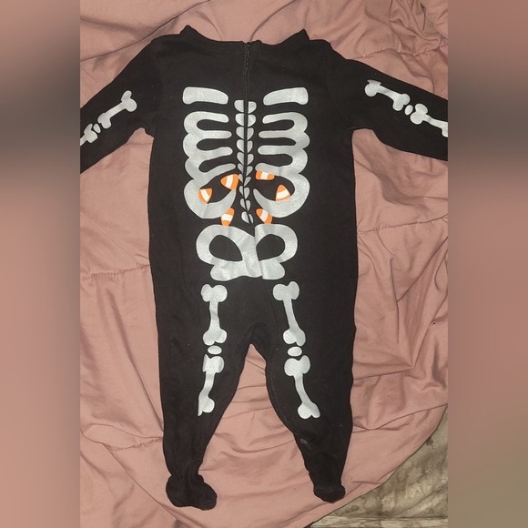 Halloween Skeleton footed Sleeper - Picture 15 of 16